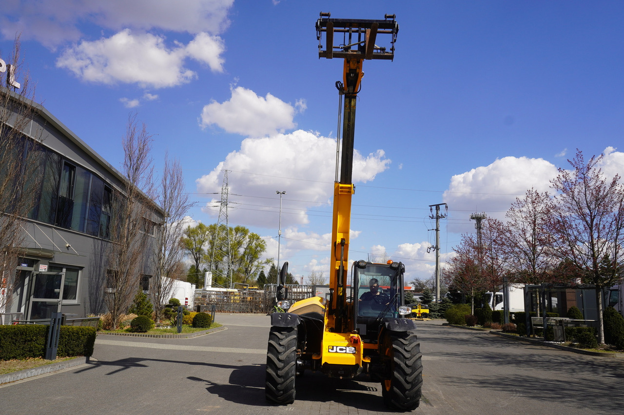 Chargeuse sur pneus JCB 526-56 AGRI Plus / 5.6 m telescopic loader / joystick: photos 25