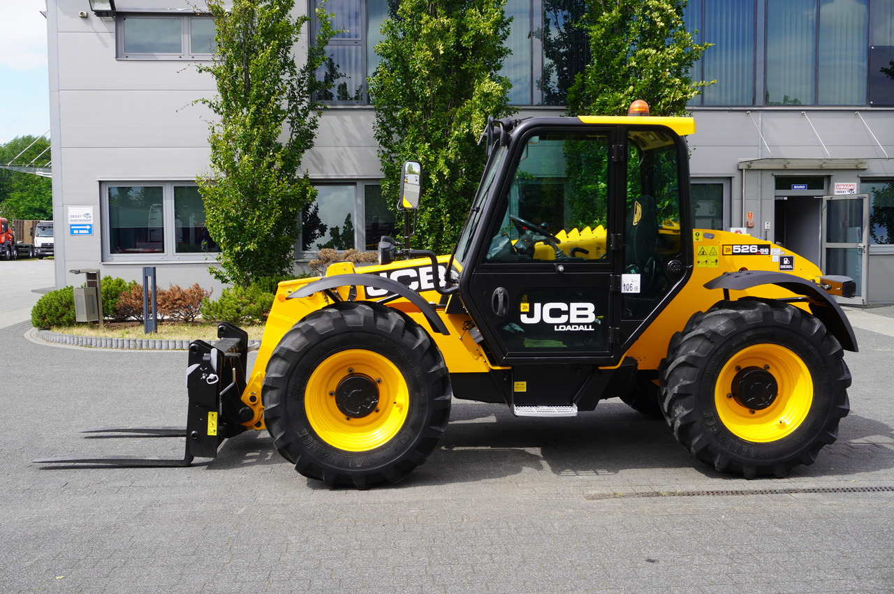 JCB 526-56 AGRI Plus / 5.6 m telescopic loader / joystick - Chargeuse sur pneus télescopique: photos 2 JCB 526-56 AGRI Plus / 5.6 m telescopic loader / joystick - Chargeuse sur pneus télescopique: photos 2
