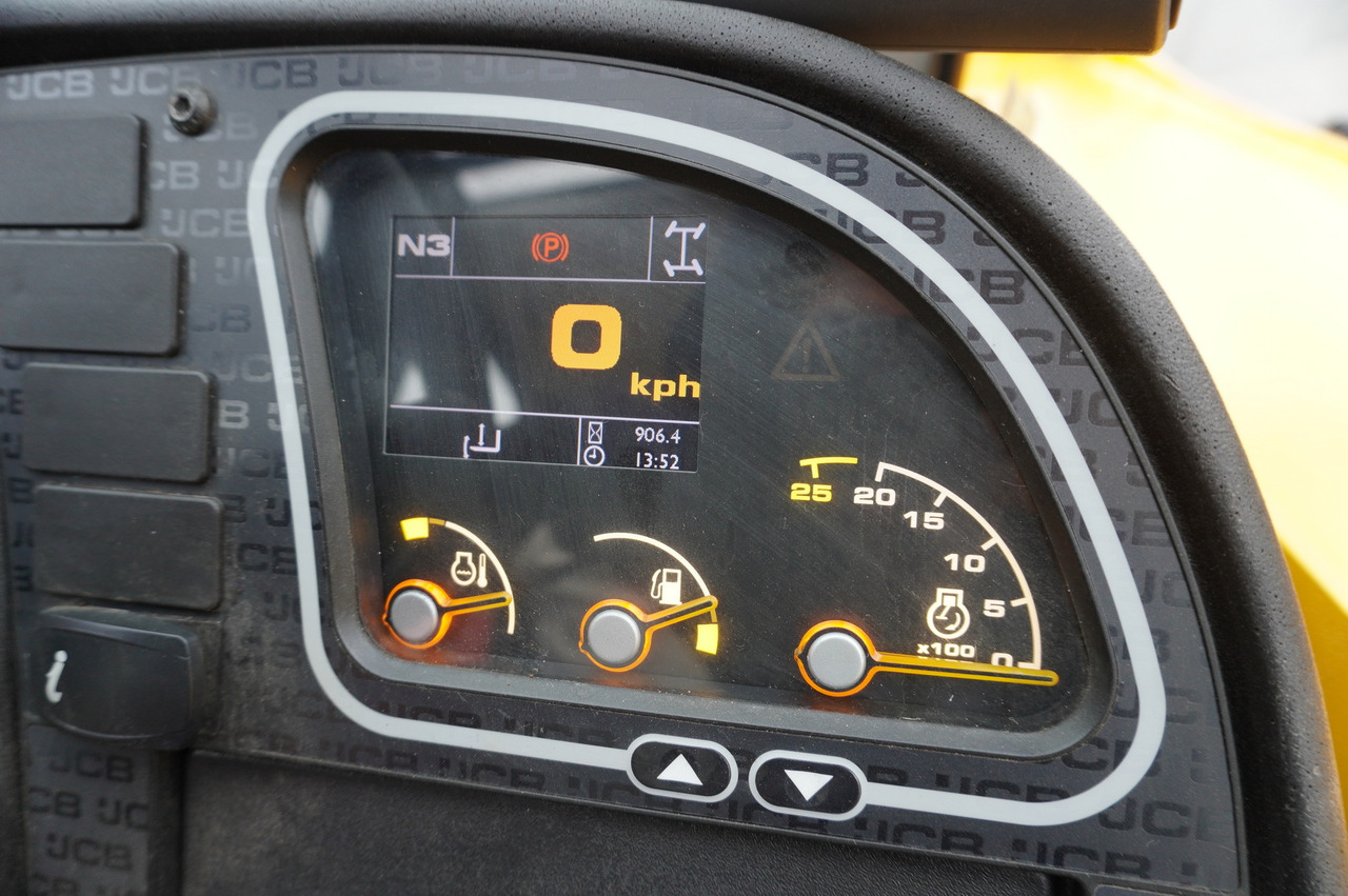 JCB 531-70 / 900 MTH telescopic charger! / 3.1 T / 7 M - Chariot télescopique: photos 2 JCB 531-70 / 900 MTH telescopic charger! / 3.1 T / 7 M - Chariot télescopique: photos 2