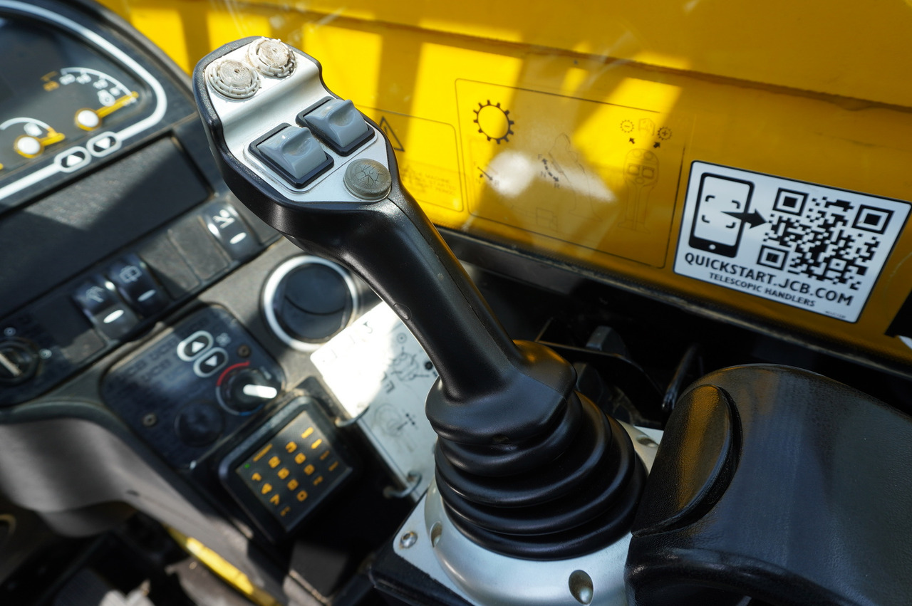 Chargeuse sur pneus télescopique JCB 540-200 Telescopic Loader / 20 m reach / joystick: photos 28 Chargeuse sur pneus télescopique JCB 540-200 Telescopic Loader / 20 m reach / joystick: photos 28