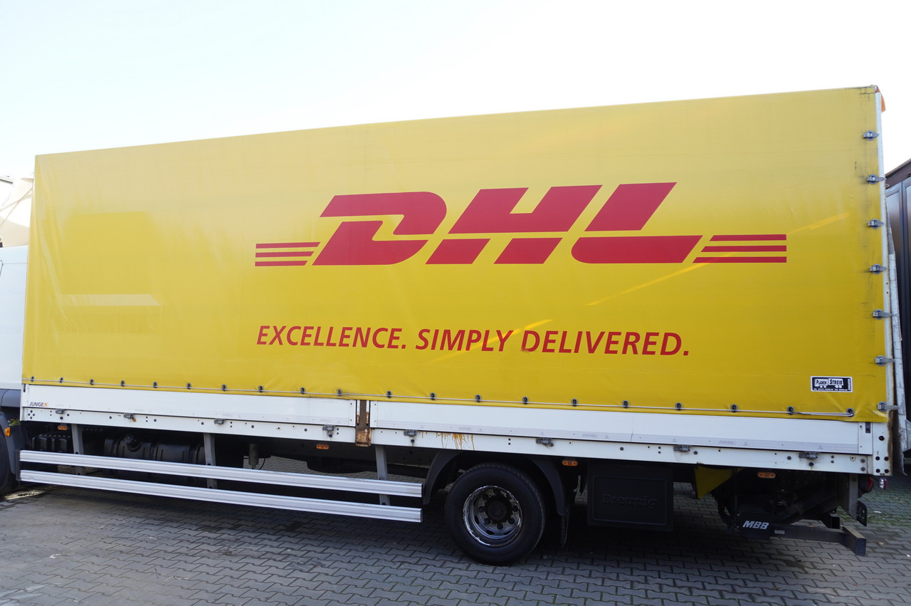 JUNGE Body Tarpaulin JUNGE / 18 Europallets / 2015 - Carrosserie bâchee: photos 1 JUNGE Body Tarpaulin JUNGE / 18 Europallets / 2015 - Carrosserie bâchee: photos 1