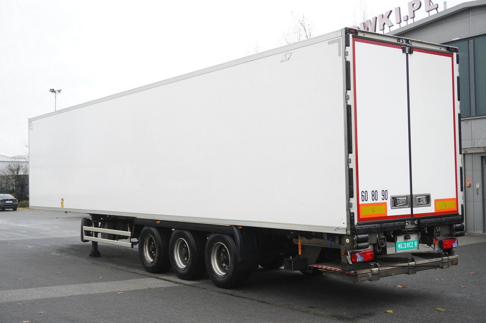 LAMBERET refrigerated semi-trailer / Carrier Vector 1550 unit - Semi-remorque frigorifique: photos 4 LAMBERET refrigerated semi-trailer / Carrier Vector 1550 unit - Semi-remorque frigorifique: photos 4