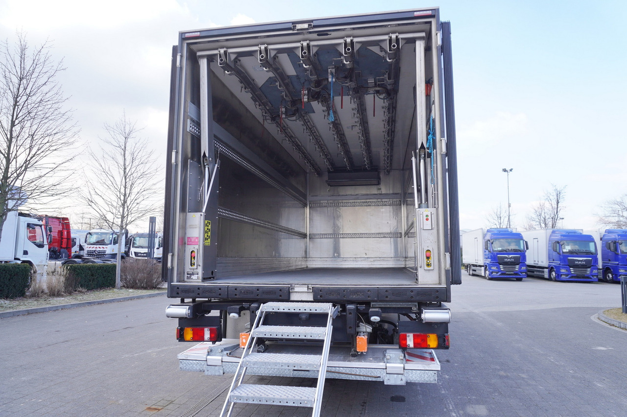 Camion frigorifique pour transport de viande MAN TGM 18.320 / CHEREAU meat hook refrigerator / Carcass elevator: photos 10