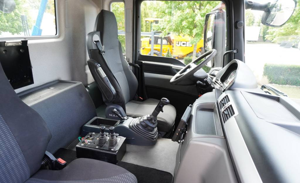 MAN TGS 35.400 8×4 HYVA LIFT 32.56 SE hooklift en crédit-bail MAN TGS 35.400 8×4 HYVA LIFT 32.56 SE hooklift: photos 15 MAN TGS 35.400 8×4 HYVA LIFT 32.56 SE hooklift en crédit-bail MAN TGS 35.400 8×4 HYVA LIFT 32.56 SE hooklift: photos 15