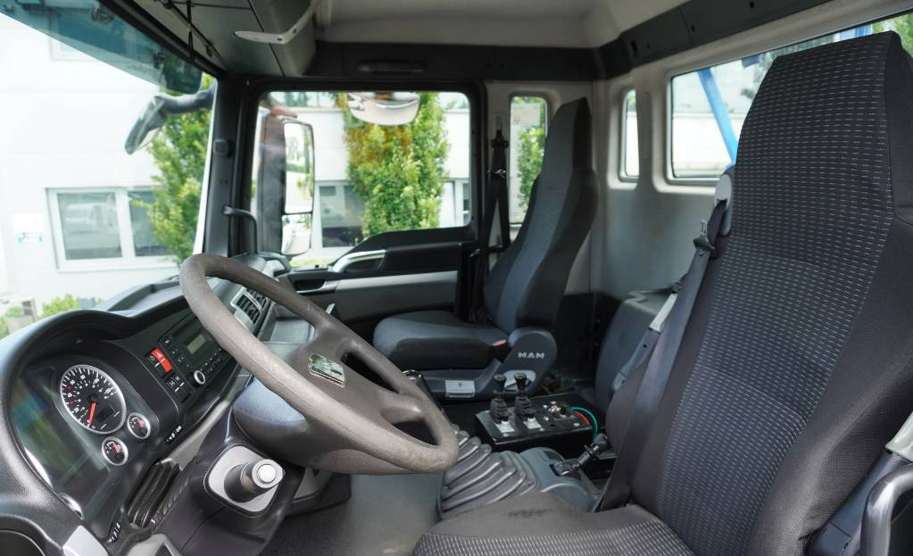 MAN TGS 35.400 8×4 HYVA LIFT 32.56 SE hooklift en crédit-bail MAN TGS 35.400 8×4 HYVA LIFT 32.56 SE hooklift: photos 10 MAN TGS 35.400 8×4 HYVA LIFT 32.56 SE hooklift en crédit-bail MAN TGS 35.400 8×4 HYVA LIFT 32.56 SE hooklift: photos 10