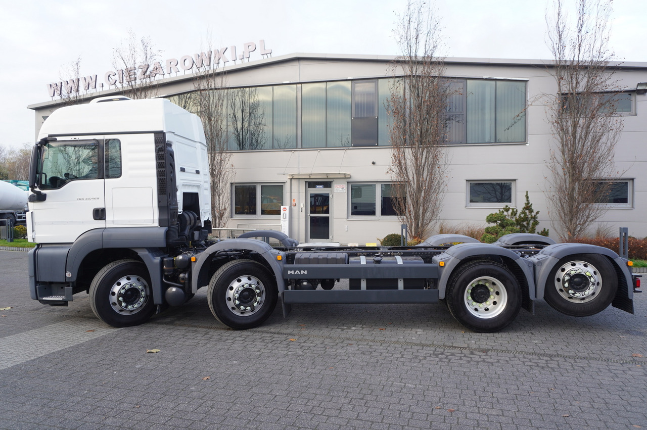 MAN TGS 35.420 8×2 / Chassis 6.4 m / 3 steered axles - Châssis cabine, Camion grue: photos 4 MAN TGS 35.420 8×2 / Chassis 6.4 m / 3 steered axles - Châssis cabine, Camion grue: photos 4