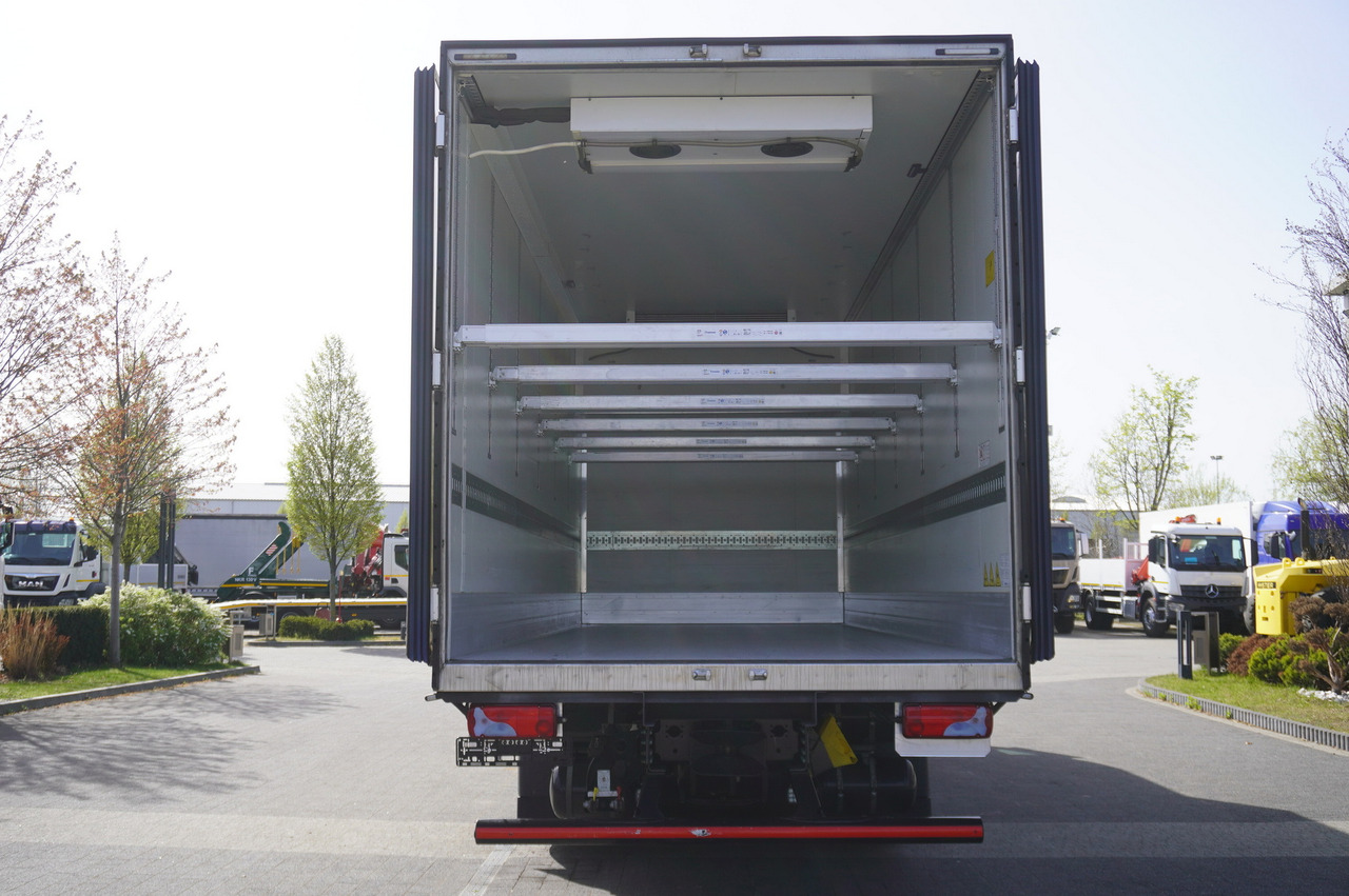 MAN TGX 26.510 / 2022 / New Krone refrigerator bitemperature / Dopplestock / Carrier Supra 1150 MT / 4 units - Camion frigorifique: photos 4 MAN TGX 26.510 / 2022 / New Krone refrigerator bitemperature / Dopplestock / Carrier Supra 1150 MT / 4 units - Camion frigorifique: photos 4
