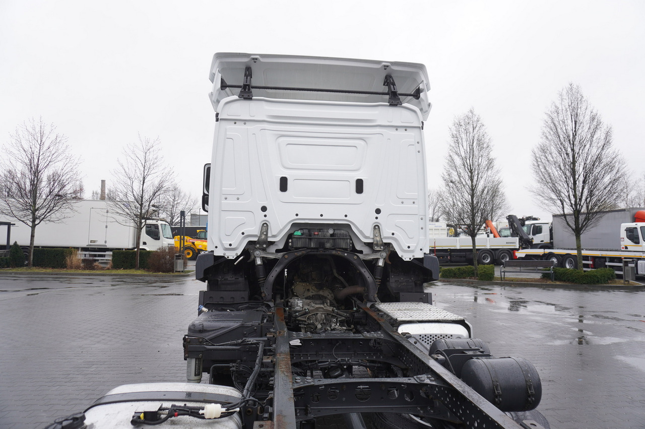 Châssis cabine MERCEDES-BENZ Actros 1824 / 9.1 m chassis / sleeping cabin: photos 9
