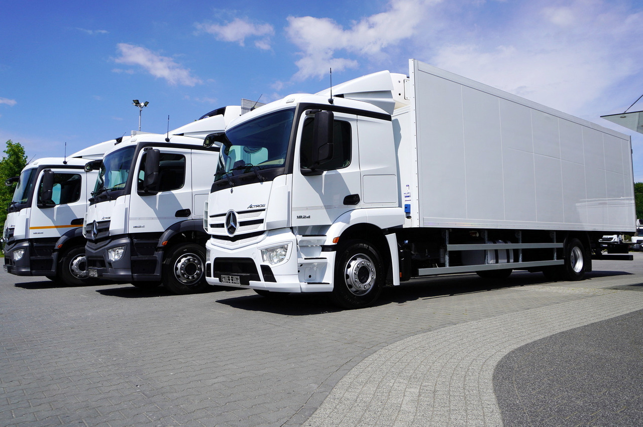 MERCEDES-BENZ Actros 1824 / Refrigerator 22 EPAL / Carrier Supra 1250 / Sleeping cabin / 3 units - Camion frigorifique: photos 5 MERCEDES-BENZ Actros 1824 / Refrigerator 22 EPAL / Carrier Supra 1250 / Sleeping cabin / 3 units - Camion frigorifique: photos 5