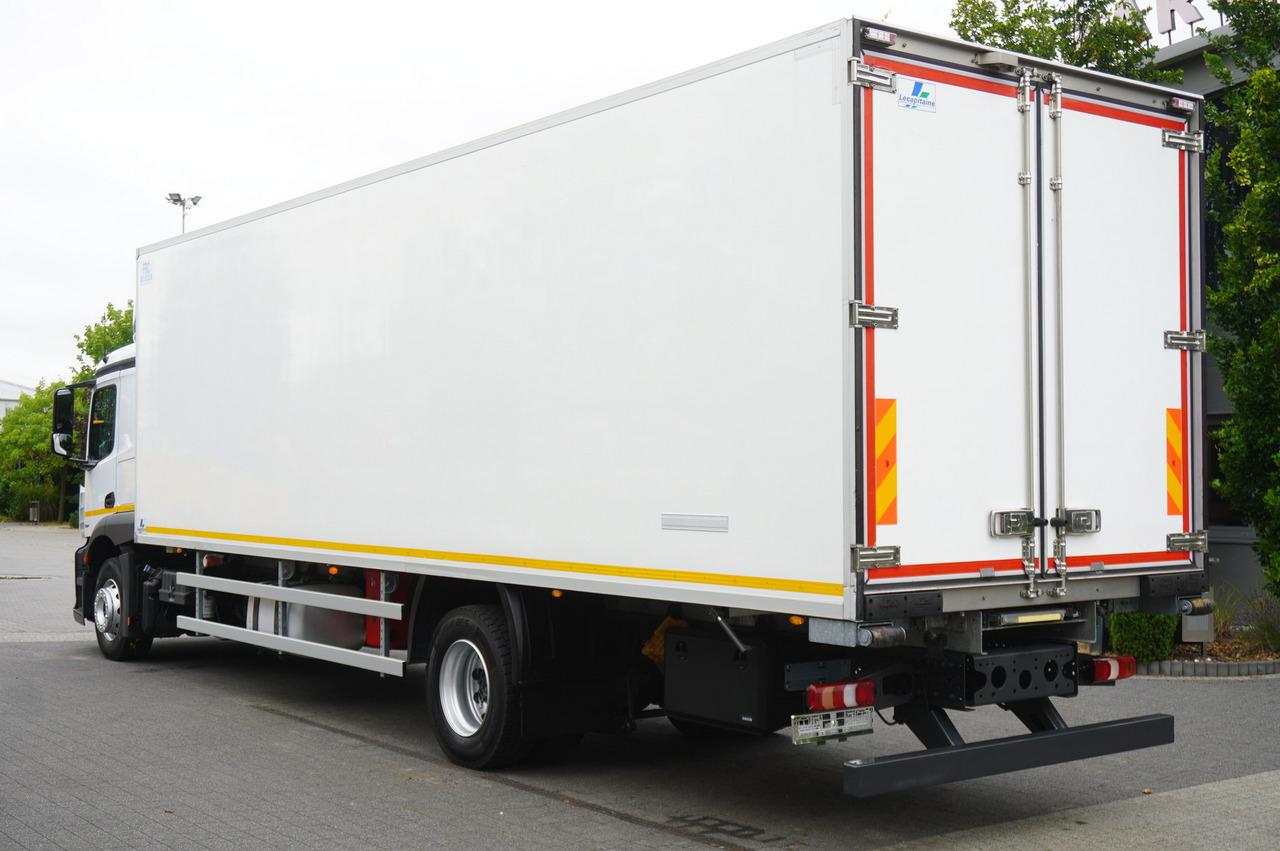 MERCEDES-BENZ Actros 1824 / Refrigerator 22 EPAL / Carrier Supra 950 / Sleeping cabin - Camion frigorifique: photos 2 MERCEDES-BENZ Actros 1824 / Refrigerator 22 EPAL / Carrier Supra 950 / Sleeping cabin - Camion frigorifique: photos 2