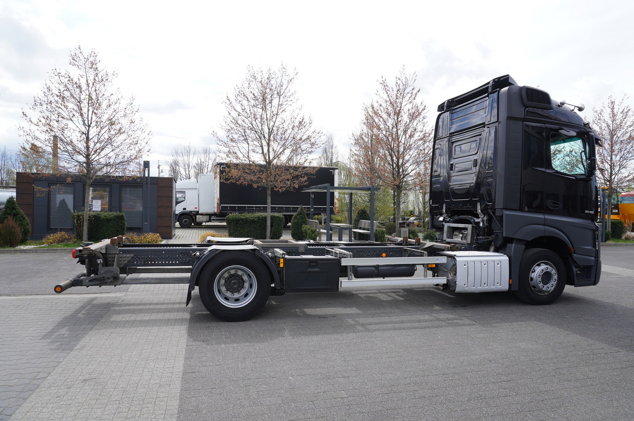MERCEDES-BENZ Actros 1840 E6 4x2 / Lounge chair BDF - Châssis cabine: photos 3 MERCEDES-BENZ Actros 1840 E6 4x2 / Lounge chair BDF - Châssis cabine: photos 3