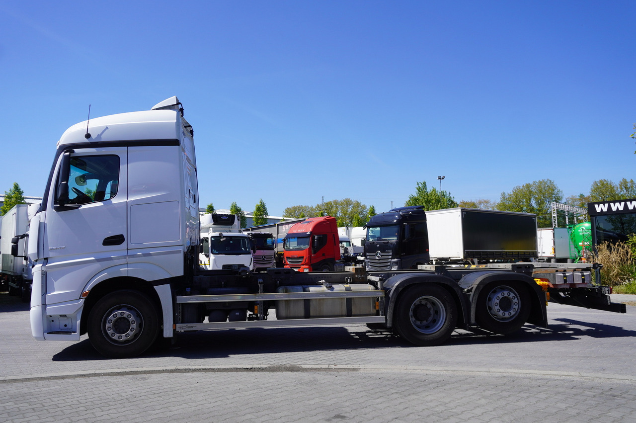 MERCEDES-BENZ Actros 2545 6×2 MP5 / FULL ADR / 12 units - Camion porte-conteneur/ Caisse mobile: photos 3 MERCEDES-BENZ Actros 2545 6×2 MP5 / FULL ADR / 12 units - Camion porte-conteneur/ Caisse mobile: photos 3