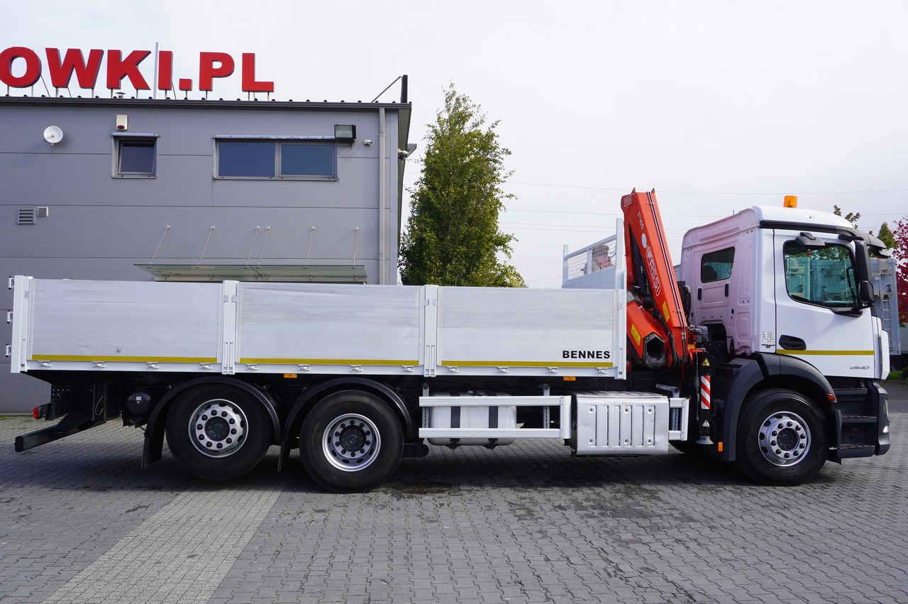 MERCEDES-BENZ Antos 2540 / Flatbed 15 EPAL / Fassi F165 / 6.1 t / 8 m reach / remote control / rotator / 1600 MTH / steered axle - Camion plateau, Camion grue: photos 3 MERCEDES-BENZ Antos 2540 / Flatbed 15 EPAL / Fassi F165 / 6.1 t / 8 m reach / remote control / rotator / 1600 MTH / steered axle - Camion plateau, Camion grue: photos 3