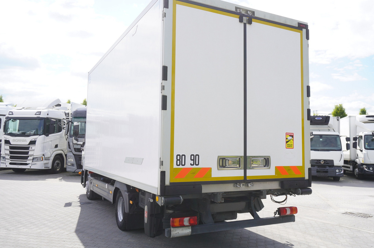 MERCEDES-BENZ Atego 1021 / Lamberet meat hook refrigerator / Carcass elevator 1000 kg / Thermoking T800 R - Camion frigorifique, Camion grue: photos 3 MERCEDES-BENZ Atego 1021 / Lamberet meat hook refrigerator / Carcass elevator 1000 kg / Thermoking T800 R - Camion frigorifique, Camion grue: photos 3