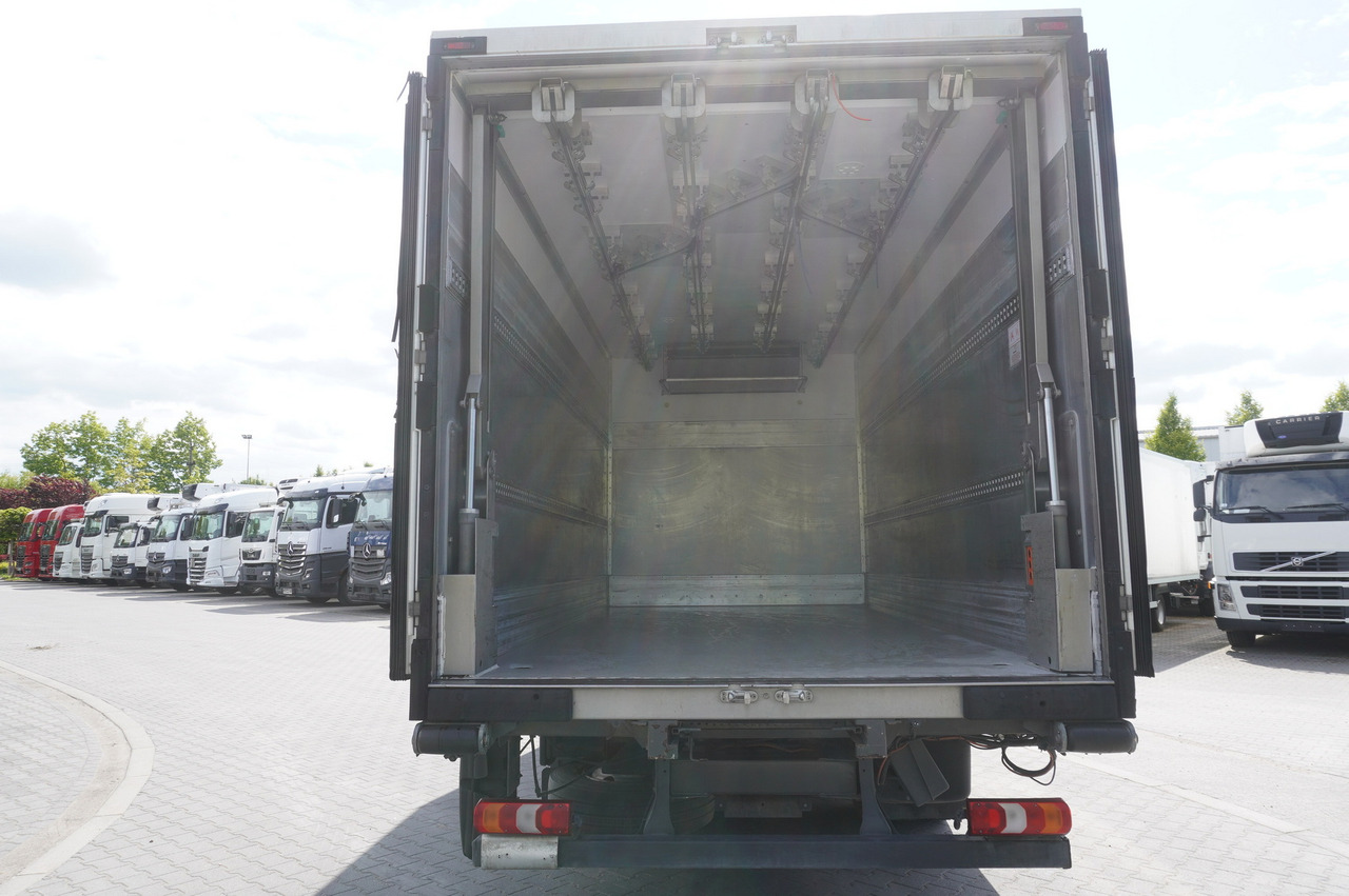 MERCEDES-BENZ Atego 1021 / Lamberet meat hook refrigerator / Carcass elevator 1000 kg / Thermoking T800 R - Camion frigorifique, Camion grue: photos 5 MERCEDES-BENZ Atego 1021 / Lamberet meat hook refrigerator / Carcass elevator 1000 kg / Thermoking T800 R - Camion frigorifique, Camion grue: photos 5