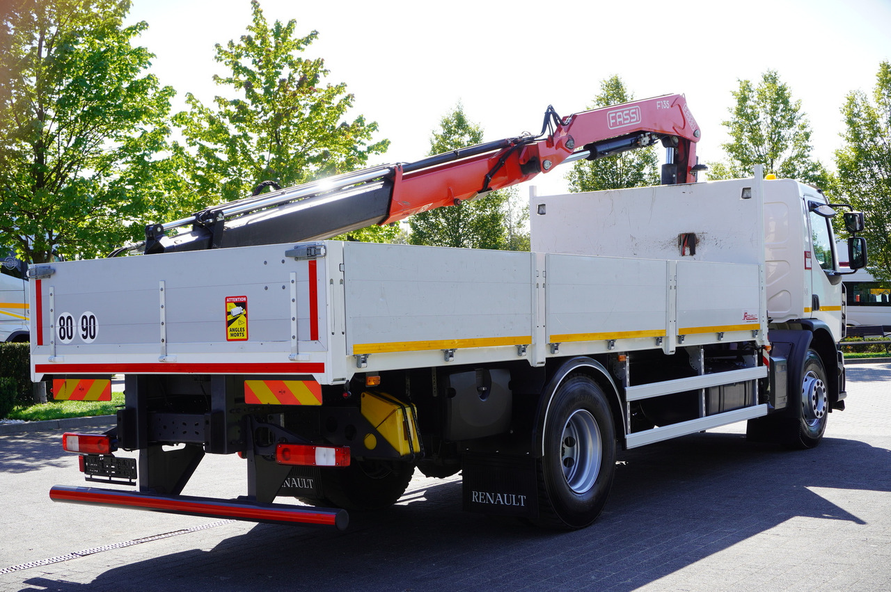 RENAULT C280 DTI 8 / FASSI crane 5.6 T / range 8 m / Flatbed 15 EPAL - Camion plateau, Camion grue: photos 4 RENAULT C280 DTI 8 / FASSI crane 5.6 T / range 8 m / Flatbed 15 EPAL - Camion plateau, Camion grue: photos 4