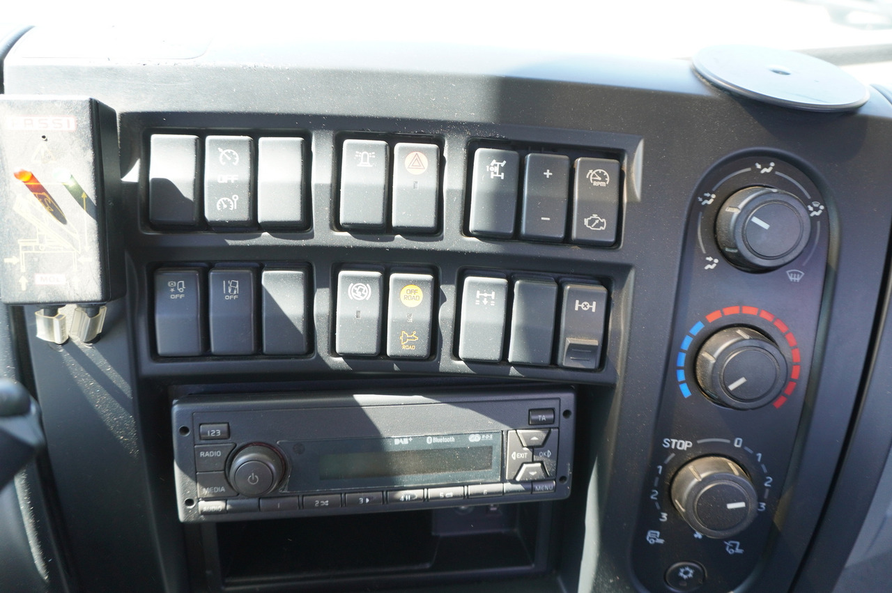 RENAULT C320 P 4x2 / FASSI crane 6.2 T / range 10 m / Flatbed 15 EPAL / 50 tho. km! en crédit-bail RENAULT C320 P 4x2 / FASSI crane 6.2 T / range 10 m / Flatbed 15 EPAL / 50 tho. km!: photos 17 RENAULT C320 P 4x2 / FASSI crane 6.2 T / range 10 m / Flatbed 15 EPAL / 50 tho. km! en crédit-bail RENAULT C320 P 4x2 / FASSI crane 6.2 T / range 10 m / Flatbed 15 EPAL / 50 tho. km!: photos 17