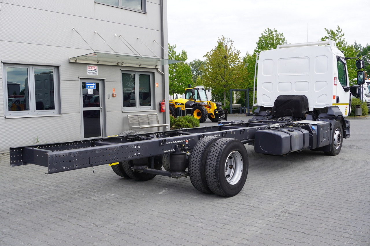 RENAULT D16 / Chassis 7.1 m / Differential lock - Camion porte-conteneur/ Caisse mobile: photos 3 RENAULT D16 / Chassis 7.1 m / Differential lock - Camion porte-conteneur/ Caisse mobile: photos 3