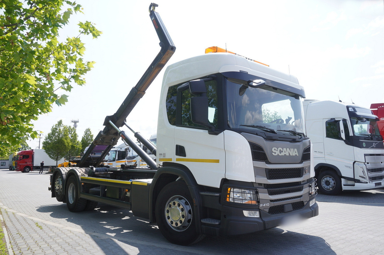 SCANIA P410 B6X2*4NA HIAB Multilift 21t / 150 tho.km hooklift - Camion ampliroll: photos 5 SCANIA P410 B6X2*4NA HIAB Multilift 21t / 150 tho.km hooklift - Camion ampliroll: photos 5