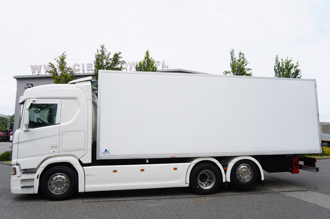 SCANIA R500 / Lecapitaine refrigerator / Carrier Supra 950 / steered 3rd axle - Camion frigorifique: photos 2 SCANIA R500 / Lecapitaine refrigerator / Carrier Supra 950 / steered 3rd axle - Camion frigorifique: photos 2