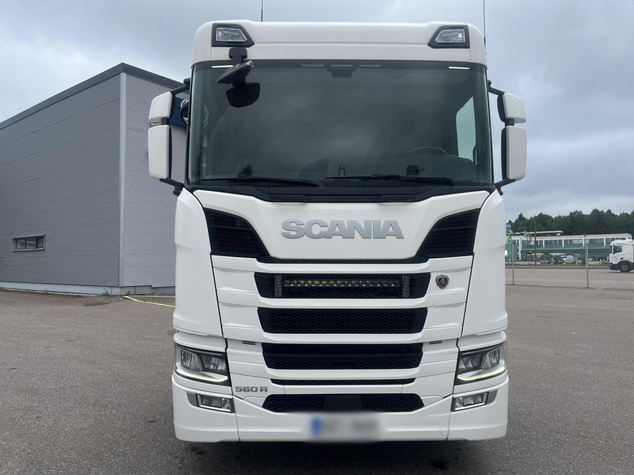 SCANIA R560 B8x4*4 / Chassis / sleeper cab / Power take-off - Camion grue: photos 4 SCANIA R560 B8x4*4 / Chassis / sleeper cab / Power take-off - Camion grue: photos 4