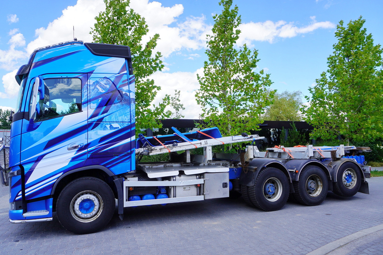 VOLVO FH16 750 8x4 / ALUCAR stanchion superstructure / 7.6 m chassis / Steered axle - Châssis cabine: photos 3 VOLVO FH16 750 8x4 / ALUCAR stanchion superstructure / 7.6 m chassis / Steered axle - Châssis cabine: photos 3