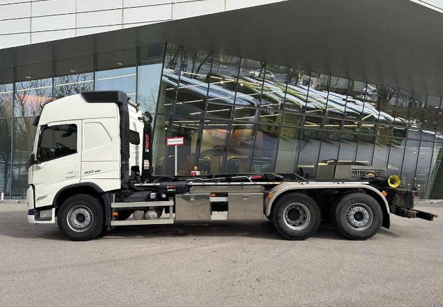 VOLVO FM 460 6X2*4 / HIAB ULT21S61 hooklift / 50 tho. km! / 2022 - Camion ampliroll: photos 3 VOLVO FM 460 6X2*4 / HIAB ULT21S61 hooklift / 50 tho. km! / 2022 - Camion ampliroll: photos 3