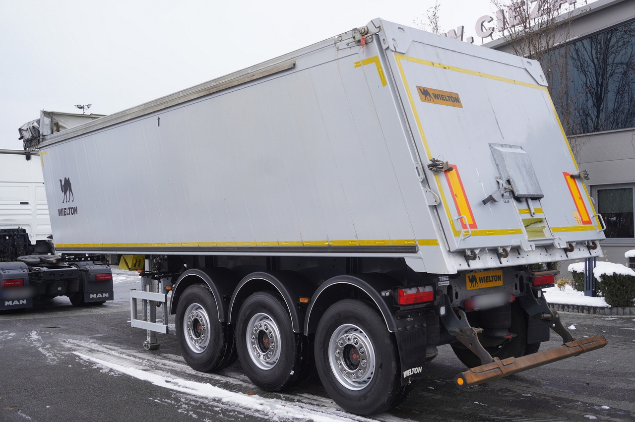 WIELTON NW-3 / weight 6.2 t / capacity 38m3 / Electrically folded roof / Teflon / 20 units, 2022 - Semi-remorque benne: photos 3 WIELTON NW-3 / weight 6.2 t / capacity 38m3 / Electrically folded roof / Teflon / 20 units, 2022 - Semi-remorque benne: photos 3
