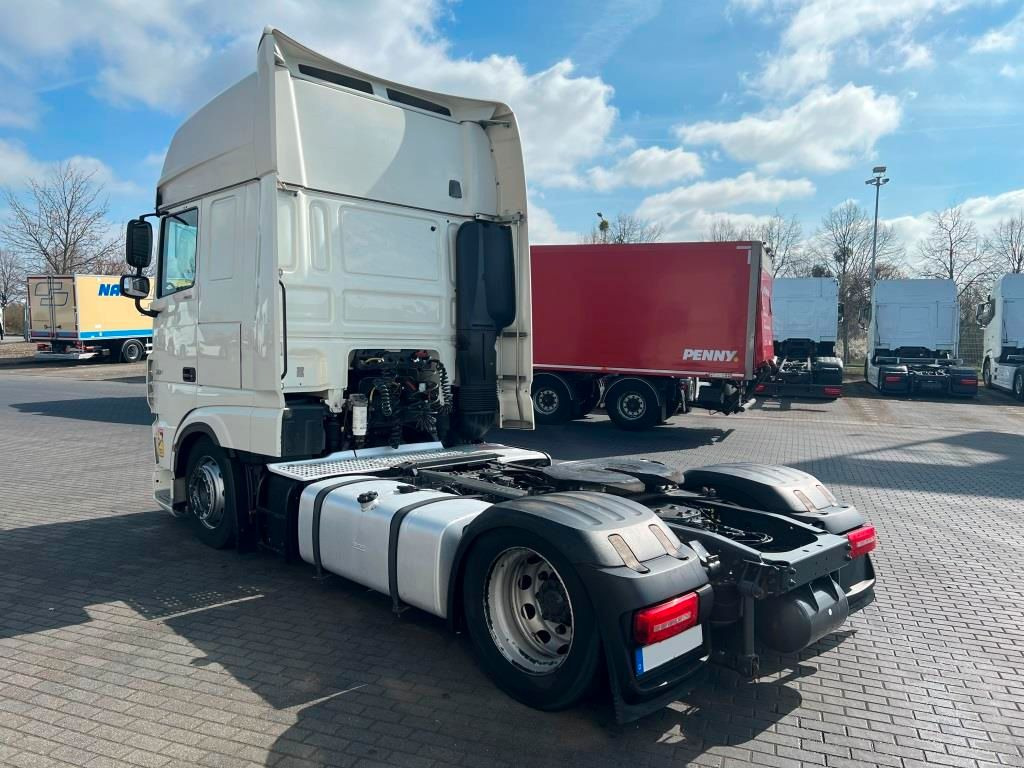 DAF XF 480 FT SSC Low Deck TraXon Intarder 2 x Tank - Tracteur routier: photos 3 DAF XF 480 FT SSC Low Deck TraXon Intarder 2 x Tank - Tracteur routier: photos 3