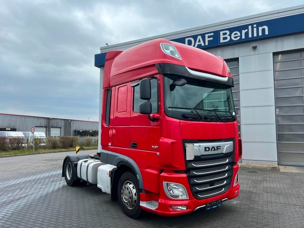 DAF XF 480 FT SSC MX-Engine Brake ADR-AT 2 x Tank - Tracteur routier: photos 1 DAF XF 480 FT SSC MX-Engine Brake ADR-AT 2 x Tank - Tracteur routier: photos 1