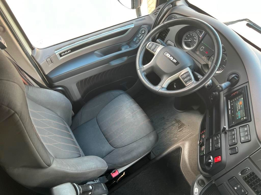 DAF XF 480 FT SSC Retarder Standklima 2x Tank 1185 L - Tracteur routier: photos 5 DAF XF 480 FT SSC Retarder Standklima 2x Tank 1185 L - Tracteur routier: photos 5