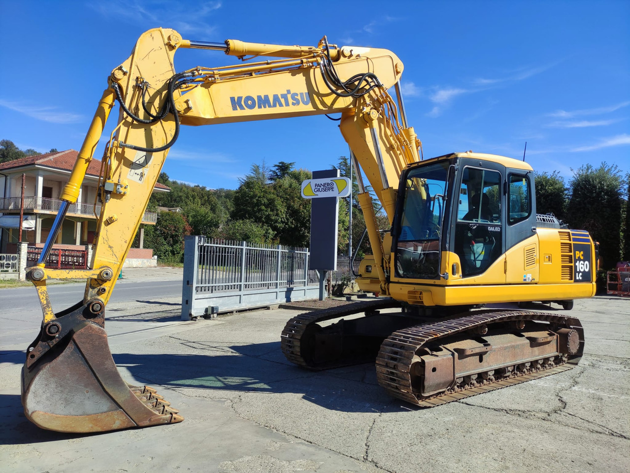 KOMATSU PC160LC-7 - Pelle sur chenille: photos 1 KOMATSU PC160LC-7 - Pelle sur chenille: photos 1