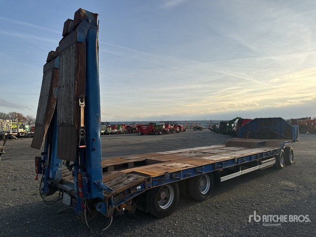 2001 Langendorf TUE 32 Lowboy Trailer - Remorque porte-engin surbaissée: photos 4 2001 Langendorf TUE 32 Lowboy Trailer - Remorque porte-engin surbaissée: photos 4