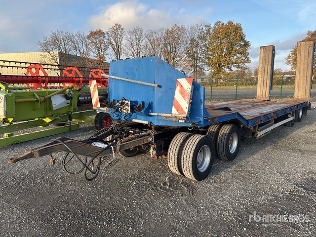 2001 Langendorf TUE 32 Lowboy Trailer - Remorque porte-engin surbaissée: photos 2 2001 Langendorf TUE 32 Lowboy Trailer - Remorque porte-engin surbaissée: photos 2