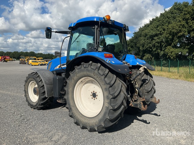2004 New Holland TS135 A 4WD Tractor - Tracteur agricole: photos 3 2004 New Holland TS135 A 4WD Tractor - Tracteur agricole: photos 3