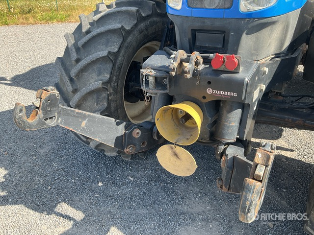 2004 New Holland TS135 A 4WD Tractor - Tracteur agricole: photos 5 2004 New Holland TS135 A 4WD Tractor - Tracteur agricole: photos 5