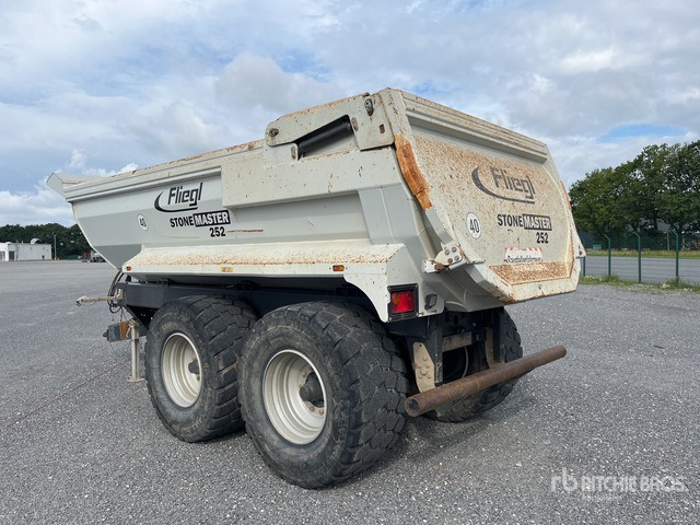 2020 fliegl Stone-Master 252 T/A End Dump Trailer - Broyeur/ Épareuse: photos 3 2020 fliegl Stone-Master 252 T/A End Dump Trailer - Broyeur/ Épareuse: photos 3