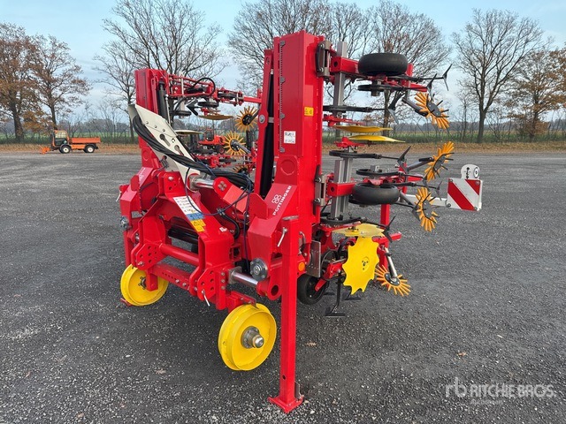 2022 Poettinger Flexcare V4700 Harrow - Herse: photos 1 2022 Poettinger Flexcare V4700 Harrow - Herse: photos 1