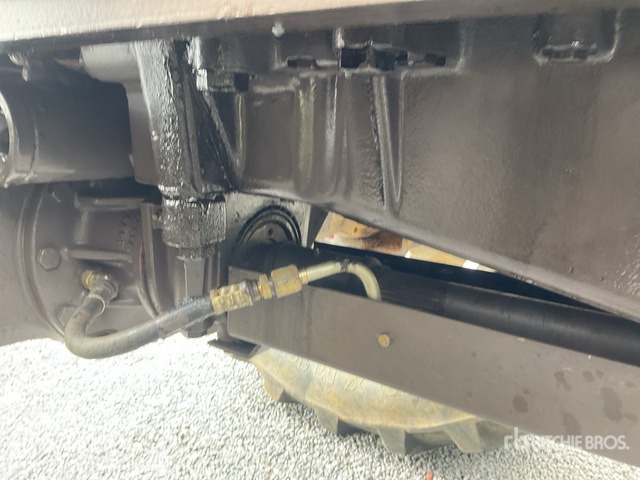 Tracteur agricole Massey Ferguson 8160 4WD Tractor: photos 6