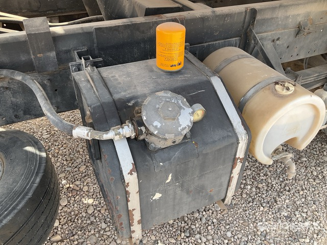 1992 MAN 10.150 Hiab 8080-3 on 4x2 Dump Truck with Crane - Camion benne, Camion grue: photos 4 1992 MAN 10.150 Hiab 8080-3 on 4x2 Dump Truck with Crane - Camion benne, Camion grue: photos 4
