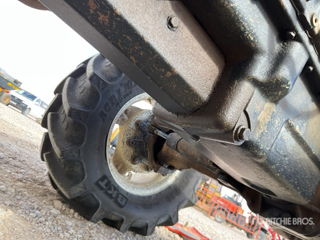 2001 Valtra 3500-4C 4WD Tractor - Tracteur agricole: photos 4 2001 Valtra 3500-4C 4WD Tractor - Tracteur agricole: photos 4