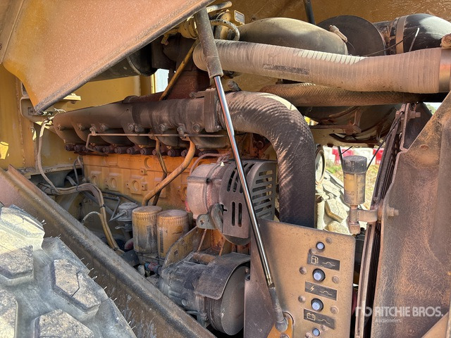 2004 Cat CS-663E Smooth Drum Compactor - Compacteur à pieds de mouton/ Monocylindre: photos 4 2004 Cat CS-663E Smooth Drum Compactor - Compacteur à pieds de mouton/ Monocylindre: photos 4