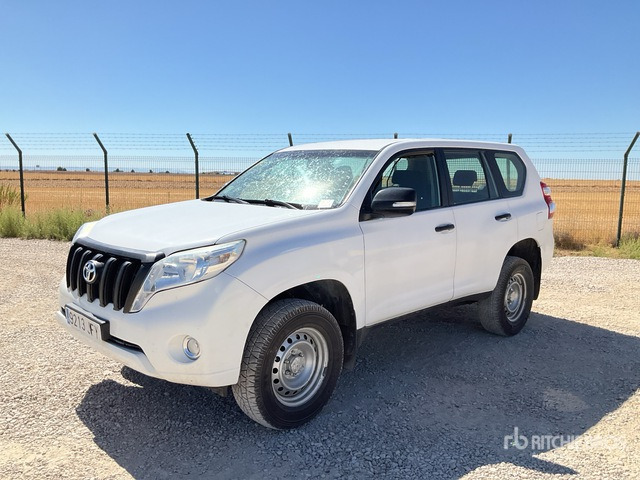 2015 Toyota Land Cruiser 4WD SUV - SUV: photos 1 2015 Toyota Land Cruiser 4WD SUV - SUV: photos 1