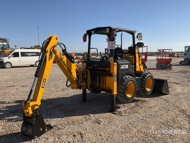2017 JCB 1CX Skid Steer Backhoe Loader - Tractopelle: photos 3 2017 JCB 1CX Skid Steer Backhoe Loader - Tractopelle: photos 3