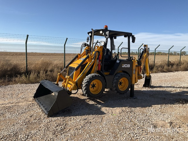 2017 JCB 1CX Skid Steer Backhoe Loader - Tractopelle: photos 1 2017 JCB 1CX Skid Steer Backhoe Loader - Tractopelle: photos 1