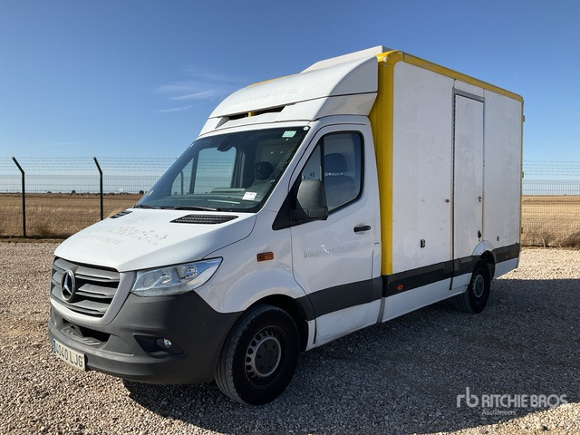 2020 Mercedes-Benz Sprinter 4x2 Refrigerated Truck - Camion frigorifique: photos 1 2020 Mercedes-Benz Sprinter 4x2 Refrigerated Truck - Camion frigorifique: photos 1