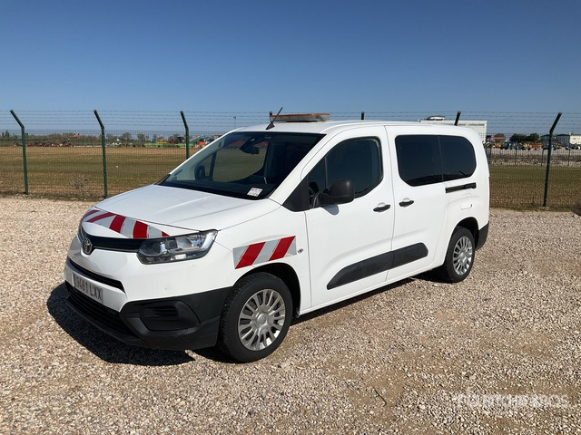 2022 Toyota Proace City Verso 5 Passenger Van - Minibus, Transport de personnes: photos 1 2022 Toyota Proace City Verso 5 Passenger Van - Minibus, Transport de personnes: photos 1
