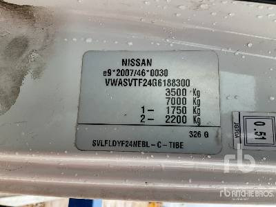 NISSAN NT400 CABSTAR 4x2 (Inoperable) - Camion porte-conteneur/ Caisse mobile: photos 5 NISSAN NT400 CABSTAR 4x2 (Inoperable) - Camion porte-conteneur/ Caisse mobile: photos 5
