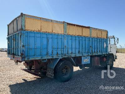 RENAULT DG230.20 4x2 - Camion benne: photos 4 RENAULT DG230.20 4x2 - Camion benne: photos 4