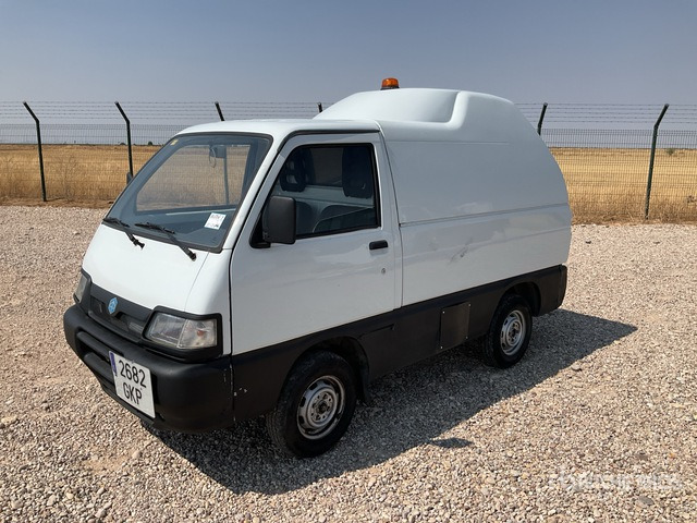 2009 Piaggio Porter EFI 1.3 Cargo Van - Véhicule utilitaire: photos 3 2009 Piaggio Porter EFI 1.3 Cargo Van - Véhicule utilitaire: photos 3